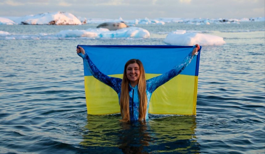 Крижане занурення та сніданок від шефа: як українські полярники відзначили Мідвінтер