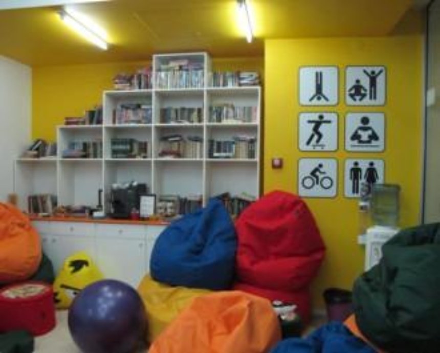 Не хлебом единым: в Киеве открылось «умное кафе» Bibliotech