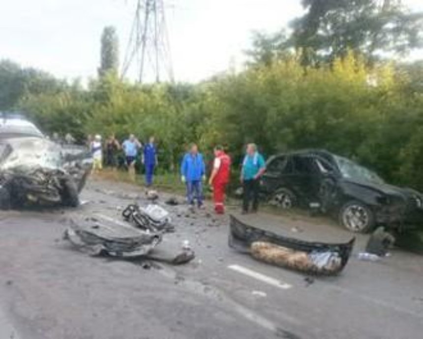 Под Киевом в жуткой аварии погиб водитель, от машины осталась груда металла