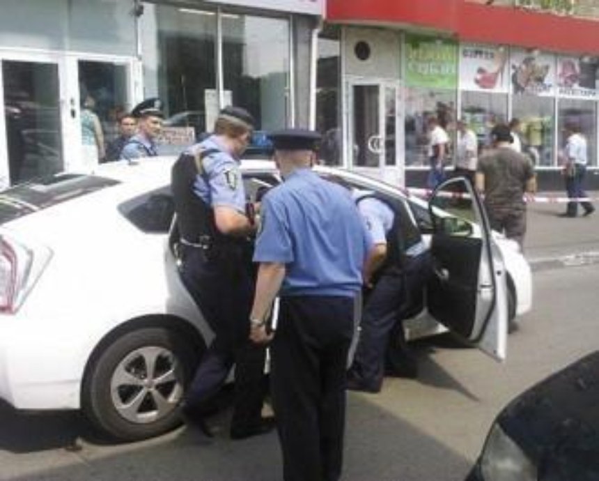 На проспекте Победы директор ювелирного магазина застрелил грабителя