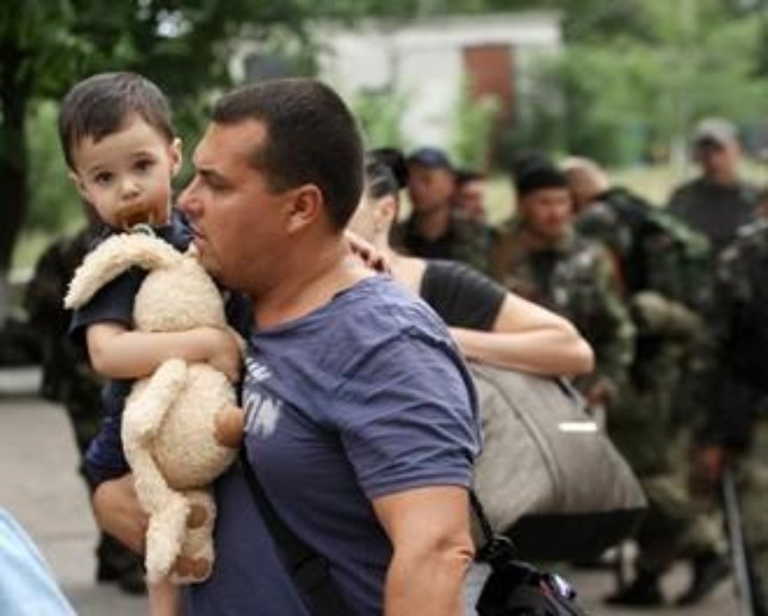 В Киеве стартовала масштабная акция по сбору помощи беженцам с Донбасса