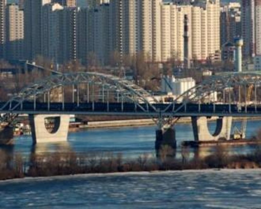 В Киеве усилят охрану мостов через Днепр