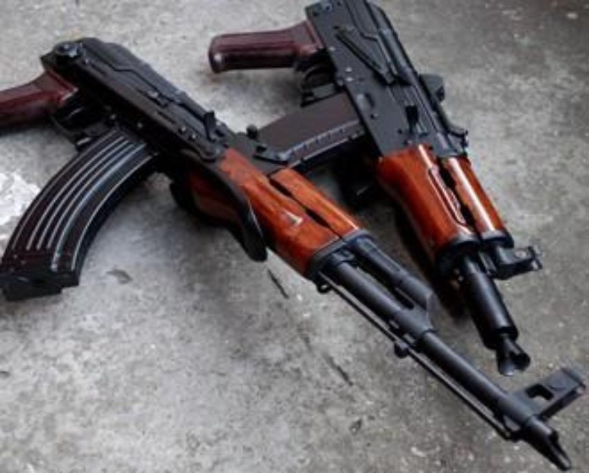 Киевские таможенники нашли посылку с оружием
