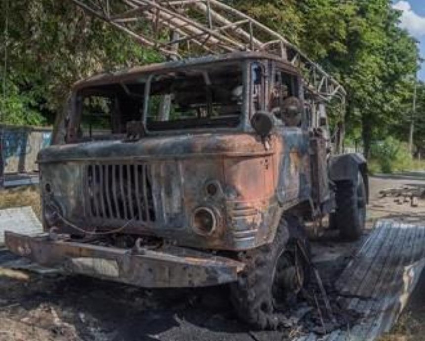 В Киеве сгорел автомобиль георазведки (фото)
