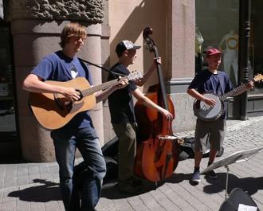 На улицах Киева музыканты устроят экспромт-концерты