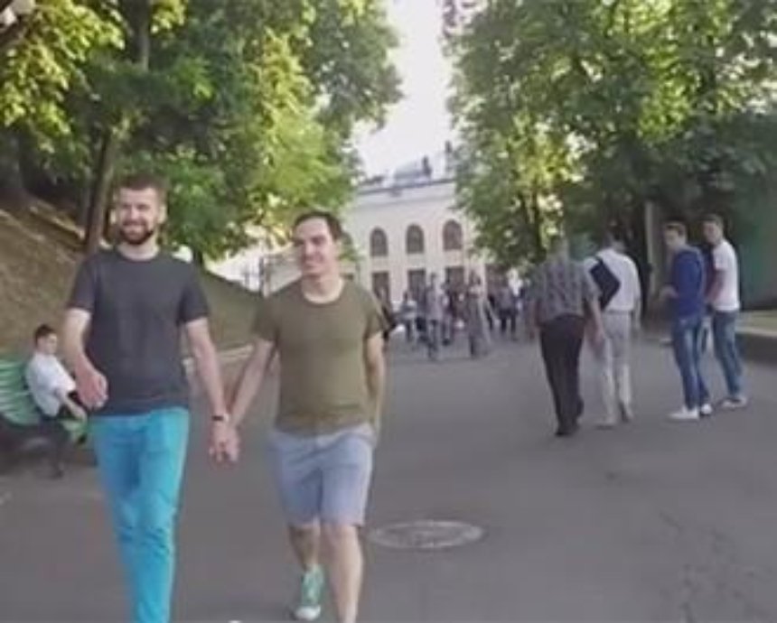 В центре Киева проверили реакцию украинцев на геев (видео)