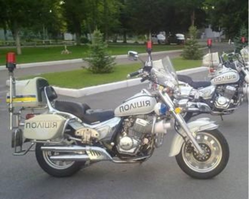 В Киеве показали новые полицейские мотоциклы (фото)