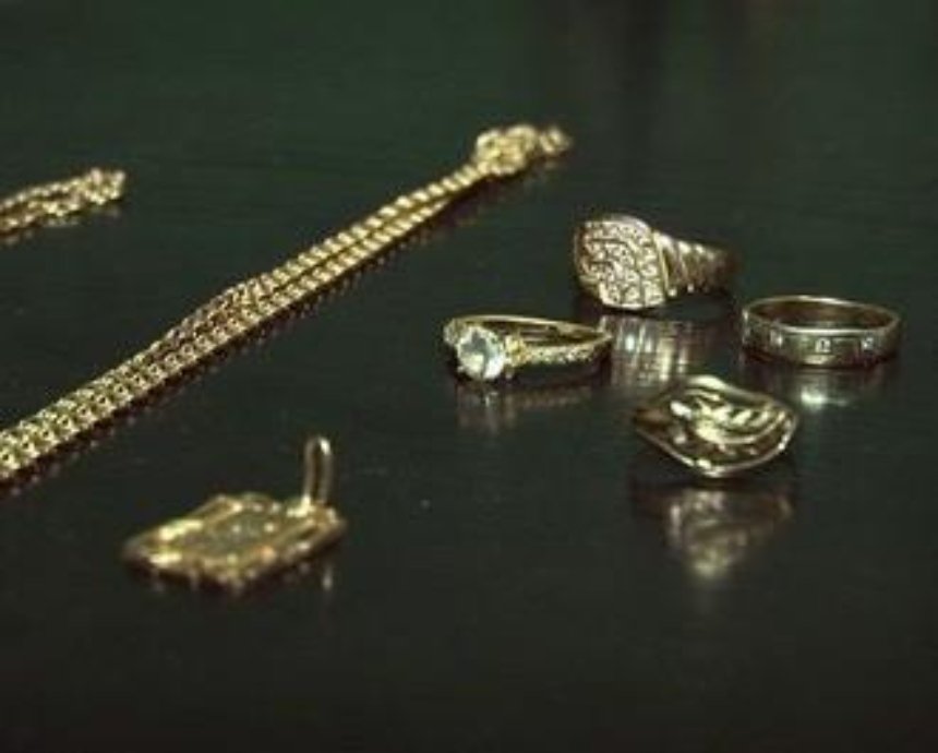 В Киеве орудовала "гадалка", которая забирала у женщин все золото