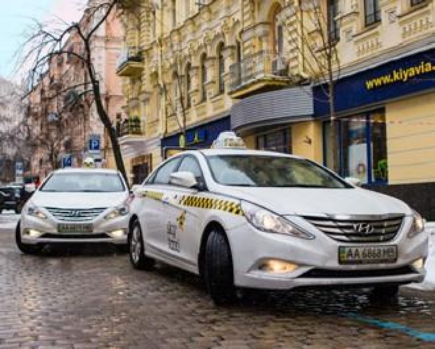 Киевская полиция будет ездить на машинах такси