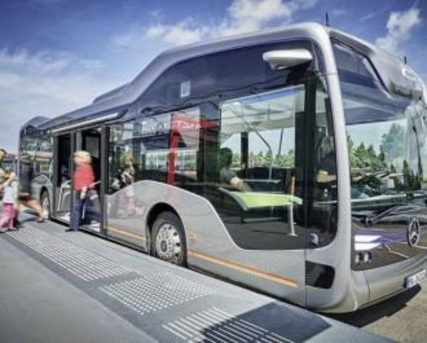 Mercedes-Benz показал свой беспилотный автобус (фото, видео)
