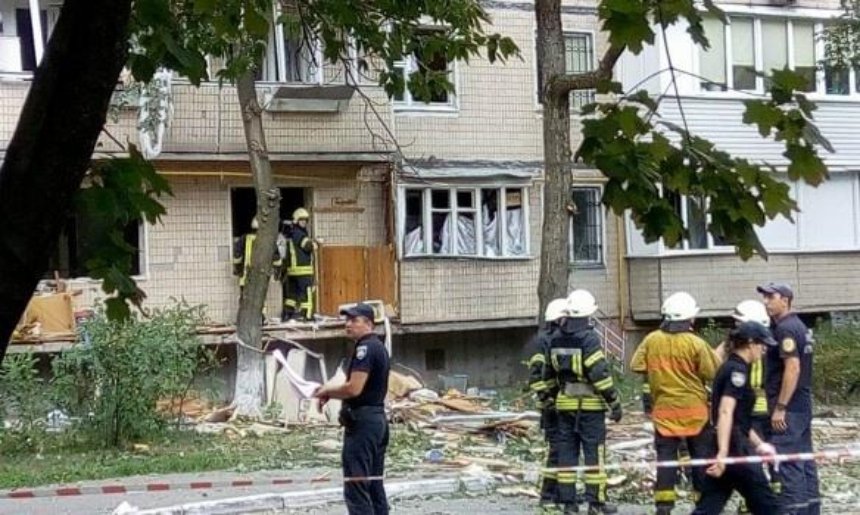 Взрыв в Голосеево: появились фото и видео с места происшествия
