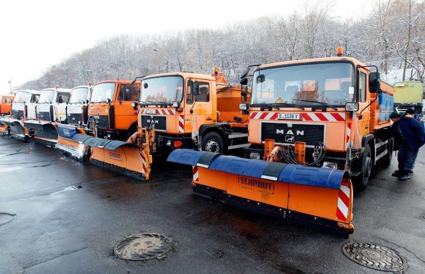 Киев купит снегоуборочные машины за 2  млн грн