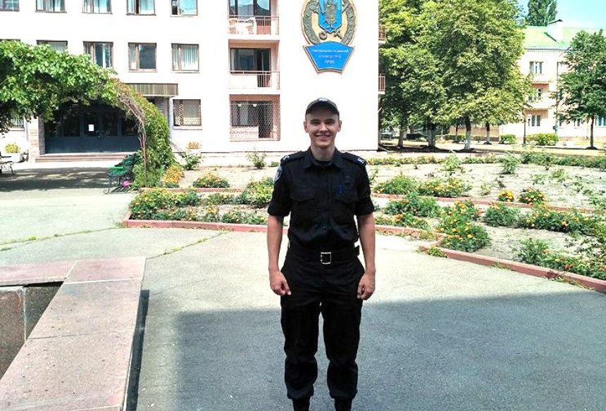 В столице курсант Академии МВД спас человека в метро