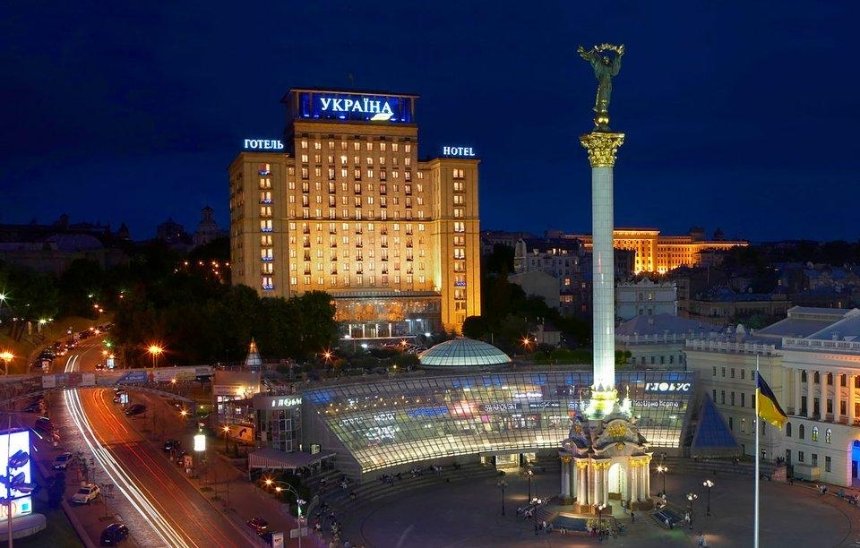 На Майдане ищут взрывчатку в отеле "Украина"