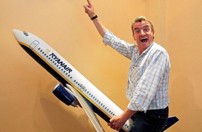 "Все эксперты по авиаперевозкам": как украинцы в соцсетях отреагировали на уход Ryanair