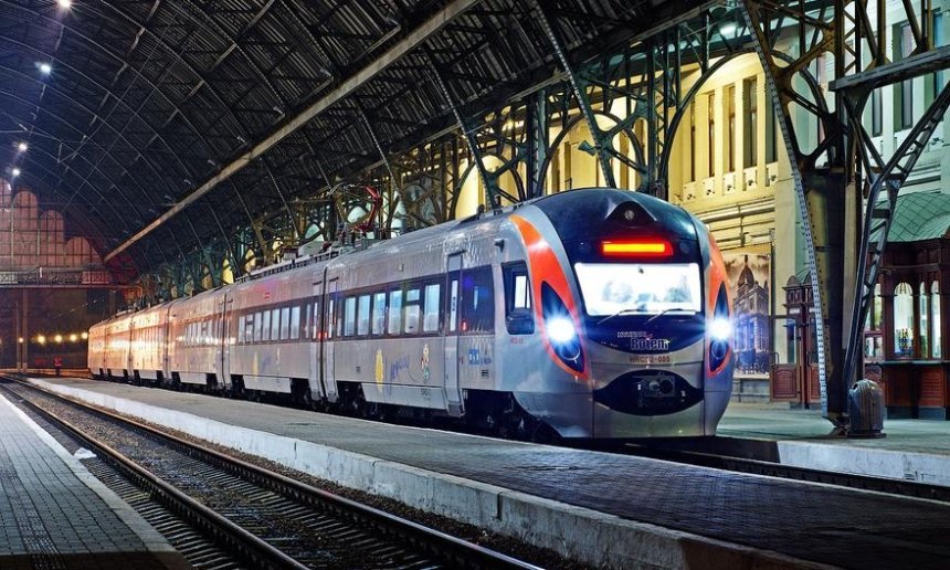 Проводники не пустили пассажиров с электронными билетами в поезд 