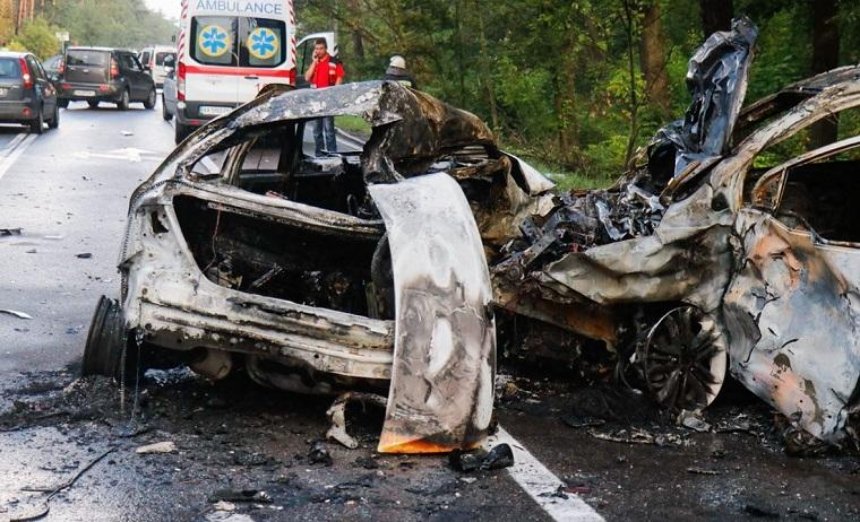 На Столичном шоссе семья с ребенком сгорела в авто (фото, видео)