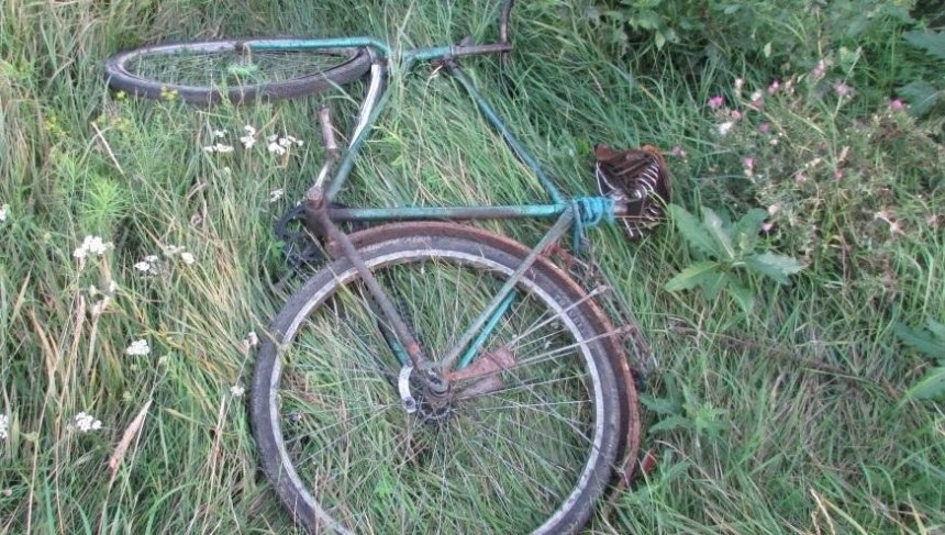 На Киевщине пьяный водитель иномарки сбил велосипедиста и скрылся 
