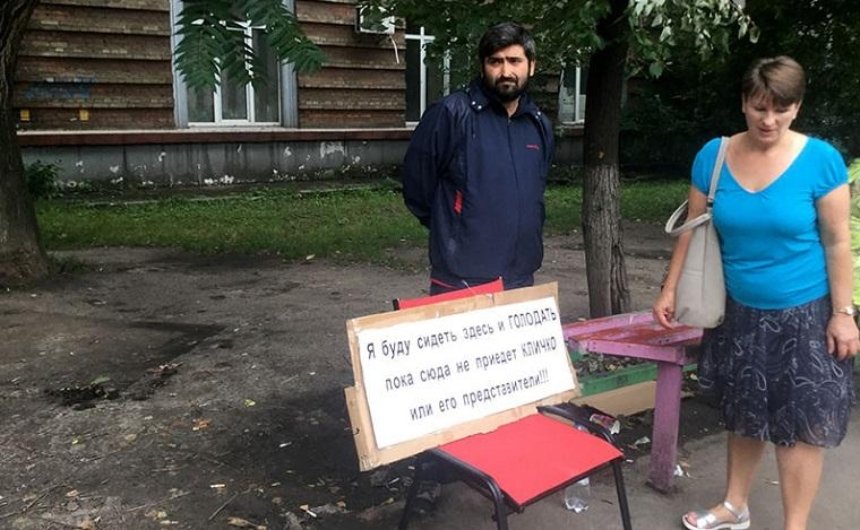 Столичный предприниматель объявил голодовку из-за сноса его киоска (фото, видео)