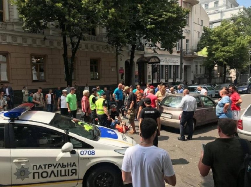 В центре Киева снова сбили участника акции владельцев авто на еврономерах (фото)