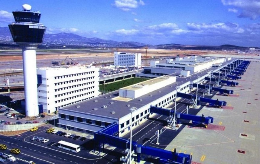 Украинских пассажиров не задерживали в аэропорту Афин, — МИД