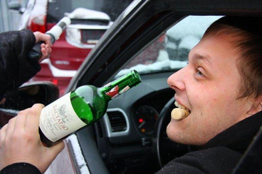 Зеленский отменил уголовную ответственность за пьяную езду
