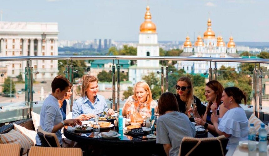 Летние площадки ресторанов с лучшим видом на Киев
