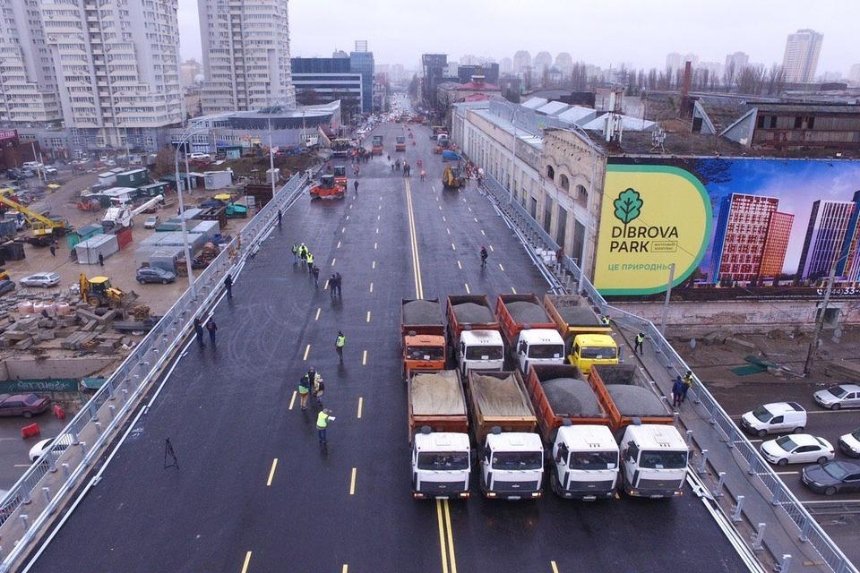 В Киеве временно ограничат движение по Шулявскому путепроводу: причина