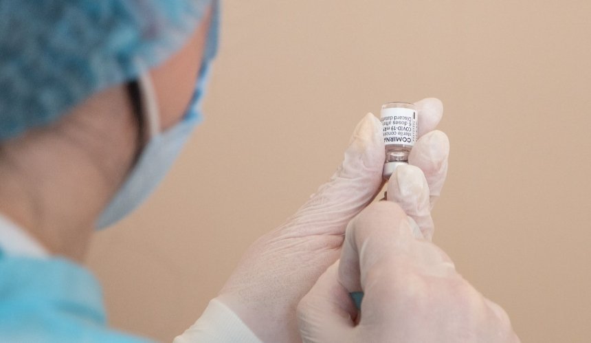 В МОЗ начали расследование из-за возможной продажи вакцин Pfizer