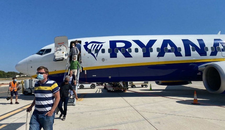 Ryanair устроил быструю распродажу: два билета в Европу по цене одного
