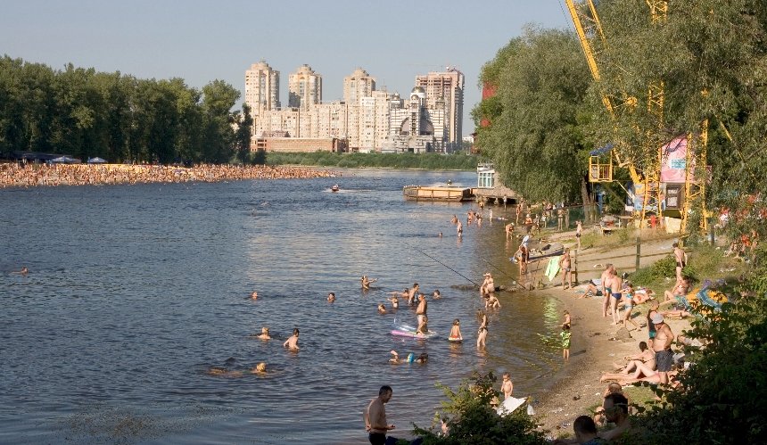 На всех киевских пляжах запретили купаться: причина