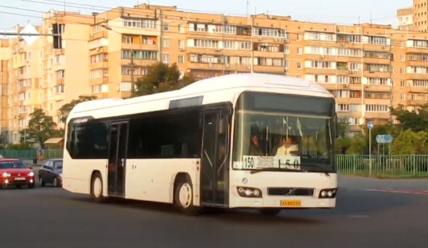 По Киеву начали курсировать гибридные автобусы из Люксембурга