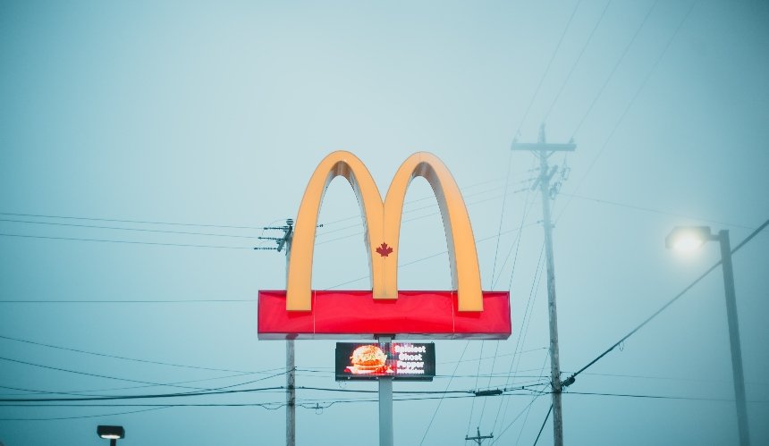 В McDonald’s резко выросли продажи. При чем здесь группа BTS