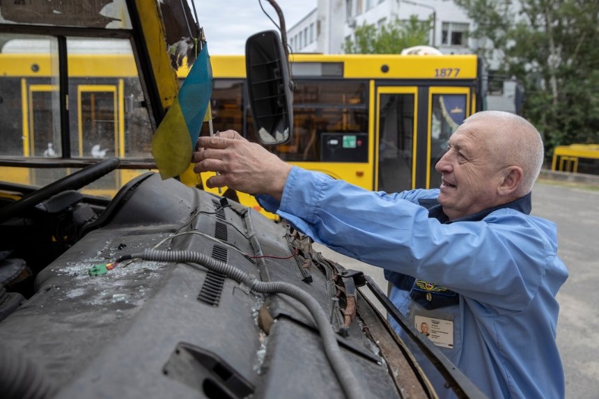 Як водії Київпастрансу евакуйовували людей з передмість Києва