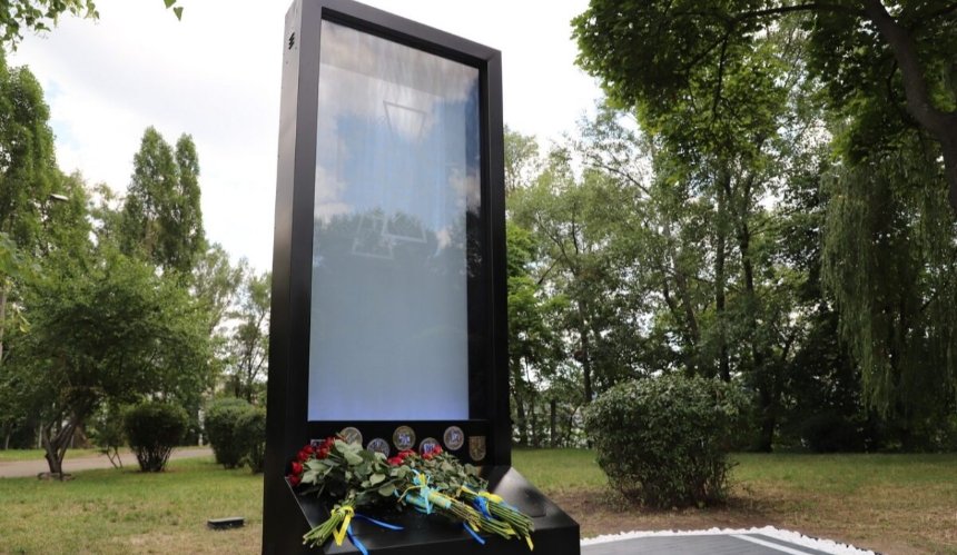 У Києві відкрили меморіал на честь загиблих воїнів ВМС України: фото