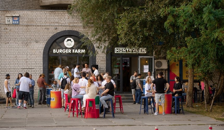 Нове місце: спільний заклад Konteyner та Burger Farm на Осокорках