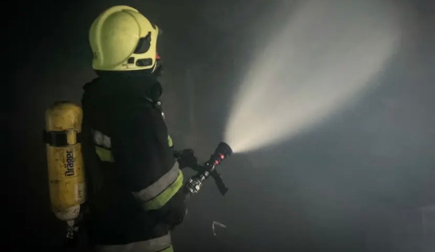 Рятувальники ліквідували пожежу на Гідропарку: що там горіло