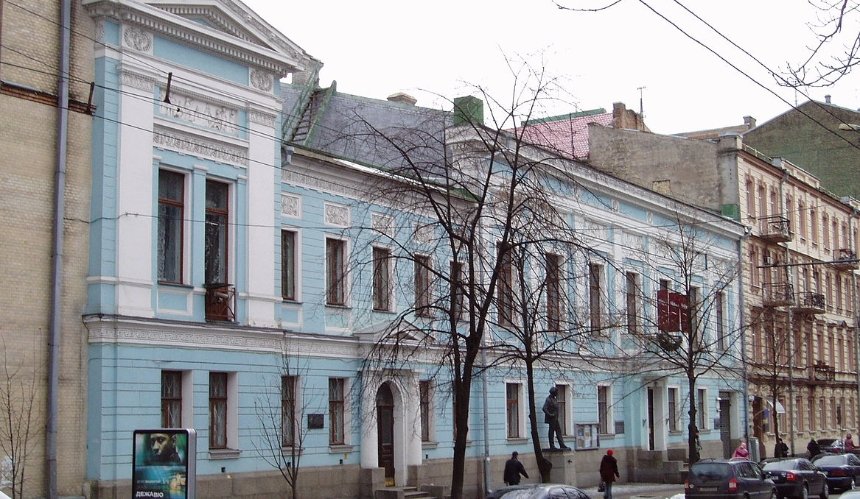 На відновлення пошкодженої обстрілами Київської картинної галереї виділять 10 млн грн