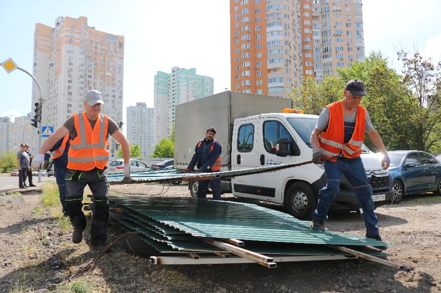 Київ очищують від незаконних МАФів