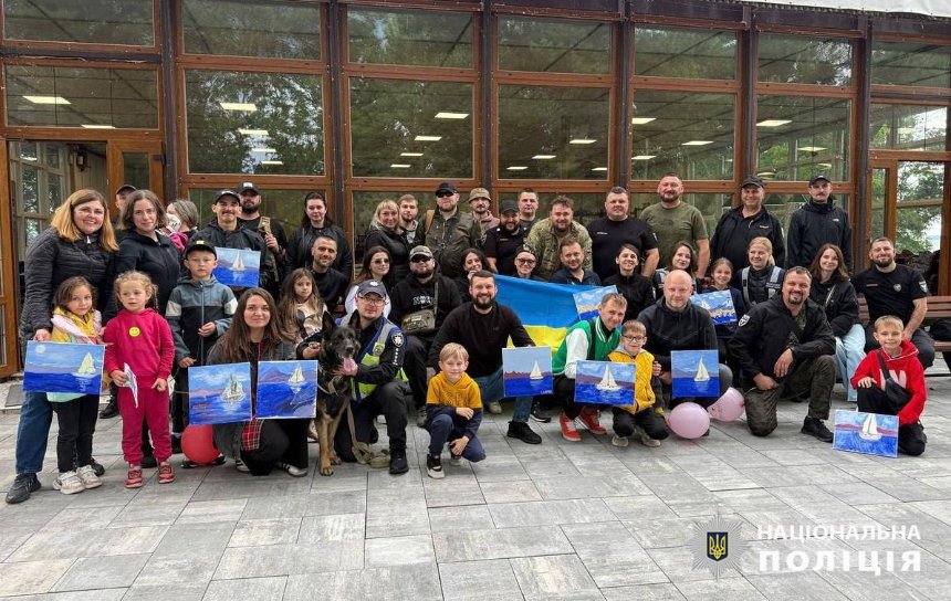 Поліція Києва провела сеанси каністерапії та арттерапії для поранених Захисників