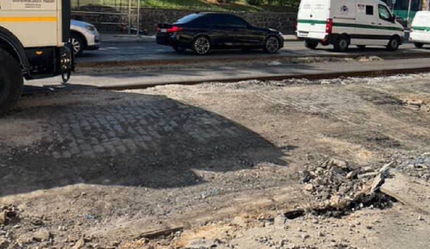 У Києві виявили бруківку XIX століття під шаром асфальту