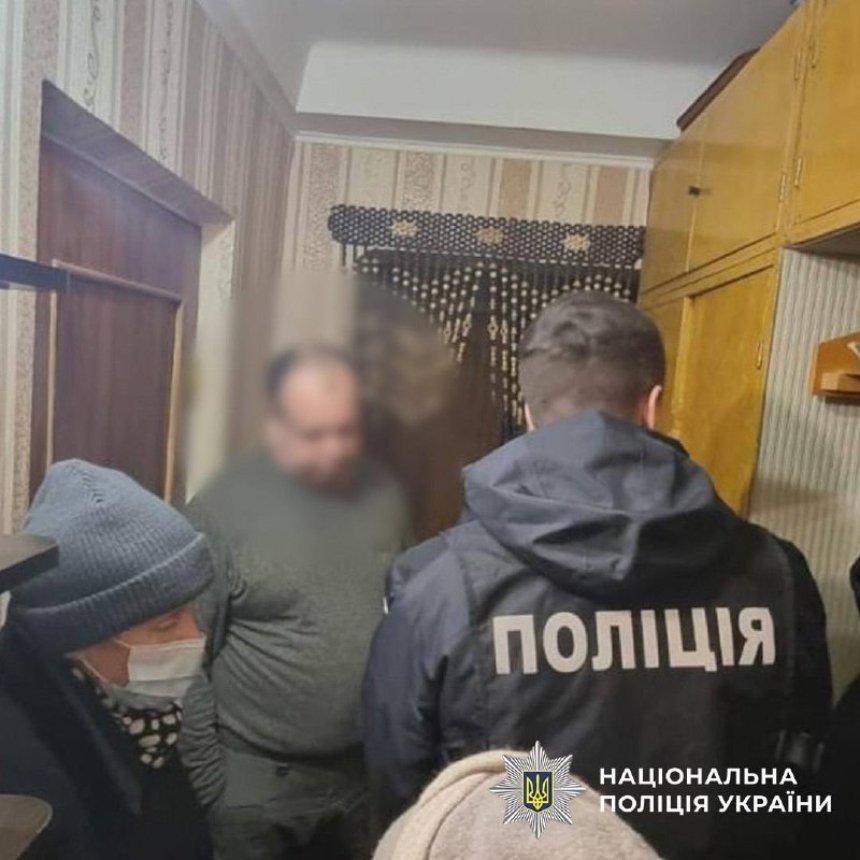 Нині Віктор Брагінський, якого підозрюють у службовій недбалості, що призвела до підтоплення тунелю метро між станціями "Либідська" та "Деміївська", перебуває у розшуку.