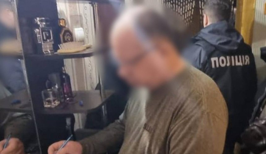 Працівникам ТЦК і ВЛК, які допомогли Брагінському виїхати за кордон, повідомили про підозру