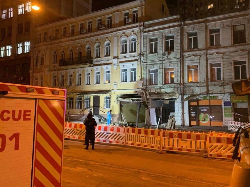 У Києві відновили історичні будинки, пошкоджені проривом тепломережі у січні 2025-го: фото