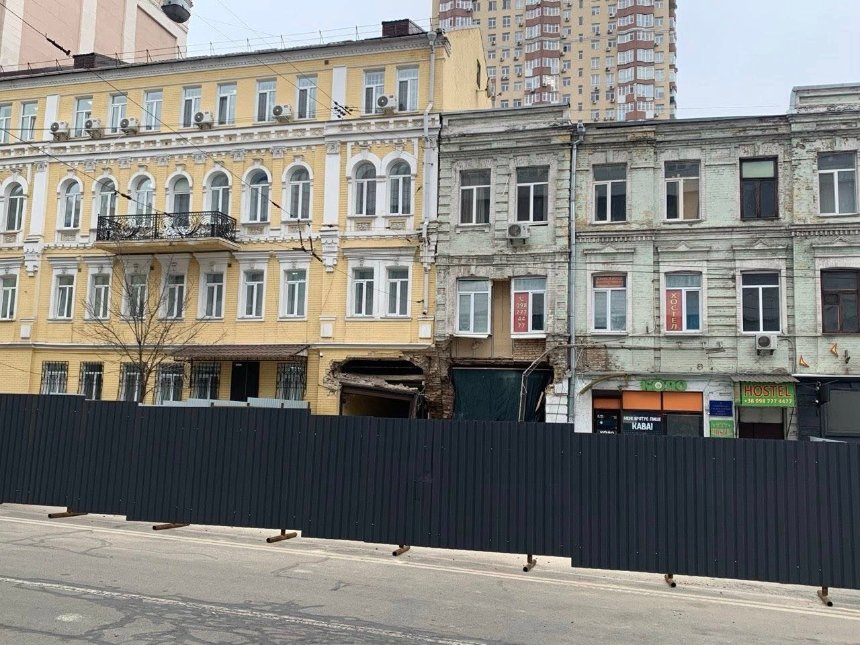 У Києві відновили історичні будинки, пошкоджені проривом тепломережі у січні 2025-го: фото
