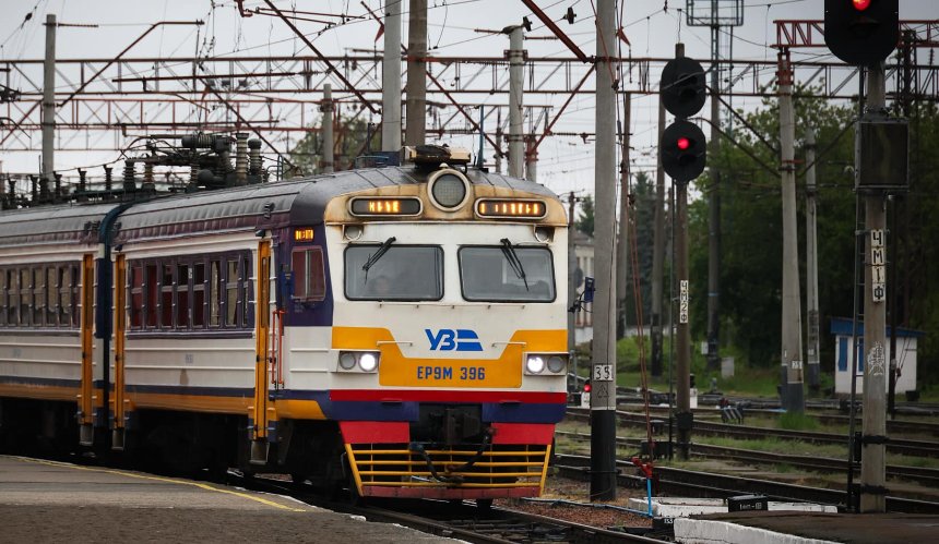 Укрзалізниця змінює розклад низки електричок між Києвом та Ніжином: які графіки