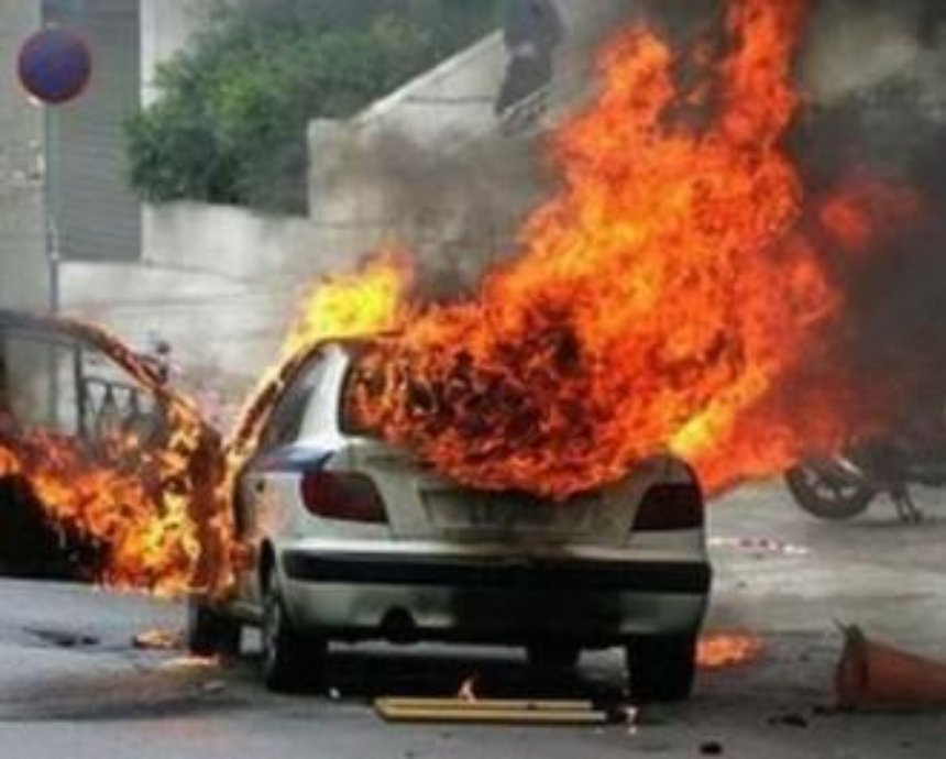 В Киеве сгорели две машины