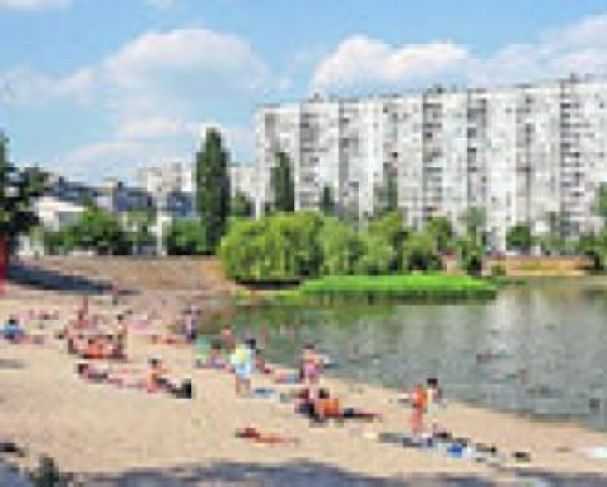 В Киеве негде купаться: 7 пляжей закрыли, а еще 4 не имеют разрешений на работу