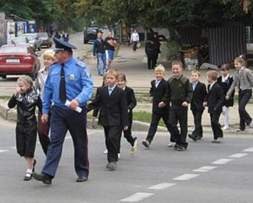 Возле киевских школ будут дежурить сотрудники ГАИ