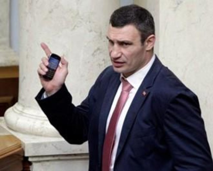 На заграничные поездки Кличко и его замов в киевский бюджет заложили 300 тысяч гривен